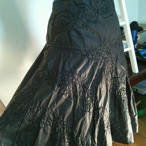 Winter Sale ❄️ Black embellished skirt☘